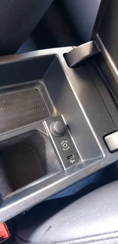 Sell BMW 318 2012 - 11490 EUR, 222729 km - AUTO.MOTO.pt