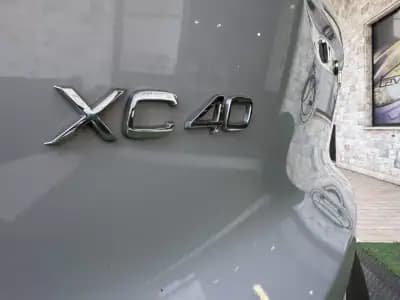 Sell Volvo XC 40 2021 - 31500 EUR, 77000 km - AUTO.MOTO.pt
