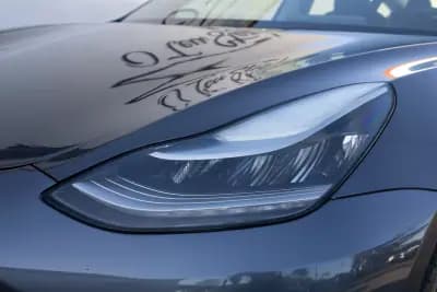 Vendo Tesla Model 3 2020 - 22999 EUR, 135693 km - AUTO.MOTO.pt