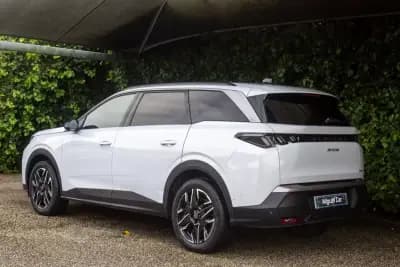 Vendo Peugeot 5008 2025 - 33500 EUR, 15000 km - AUTO.MOTO.pt