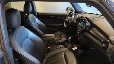 Vendo MINI 2019 - 24900 EUR, 114062 km - AUTO.MOTO.pt