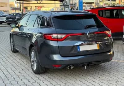 Sell Renault Mégane Sport Tourer 2018 - 15950 EUR, 122000 km - AUTO.MOTO.pt