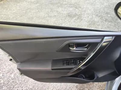 Vendo Toyota Auris Touring Sports 2015 - 12980 EUR, 229000 km - AUTO.MOTO.pt