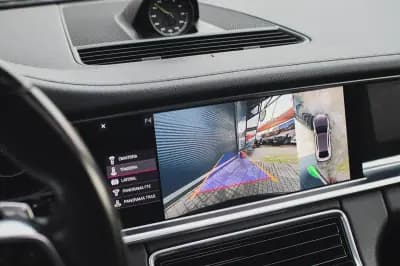 Sell Porsche Panamera Sport Turismo 2019 - 69880 EUR, 97640 km - AUTO.MOTO.pt