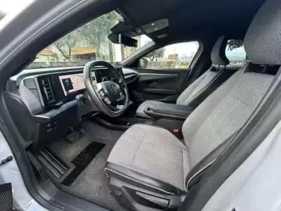 Vendo Renault Mégane E-Tech 2022 - 24999 EUR, 101000 km - AUTO.MOTO.pt