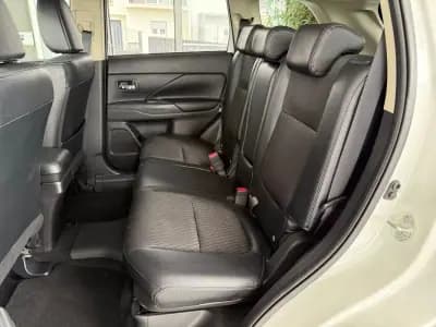 Vendo Mitsubishi Outlander 2015 - 15990 EUR, 157367 km - AUTO.MOTO.pt