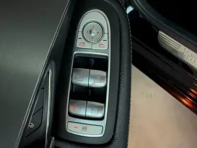 Sell Mercedes-Benz C 200 2015 - 17999 EUR, 175000 km - AUTO.MOTO.pt