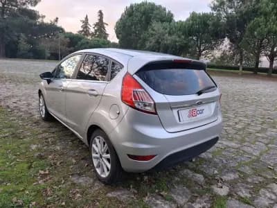 Sell Ford Fiesta 2016 - 9990 EUR, 87600 km - AUTO.MOTO.pt