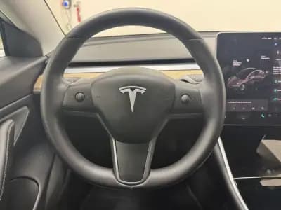Sell Tesla Model 3 2019 - 24890 EUR, 118800 km - AUTO.MOTO.pt