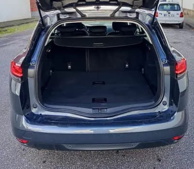 Vendo Renault Mégane 2022 - 14990 EUR, 112100 km - AUTO.MOTO.pt