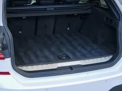 Vendo BMW 330 2021 - 31900 EUR, 156735 km - AUTO.MOTO.pt