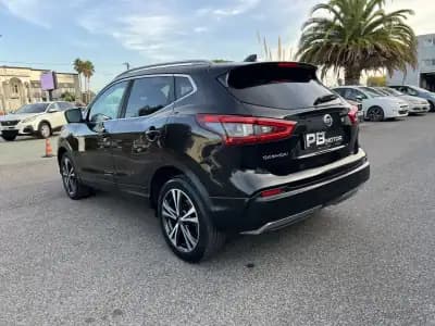Vendo Nissan Qashqai 2017 - 15990 EUR, 131908 km - AUTO.MOTO.pt