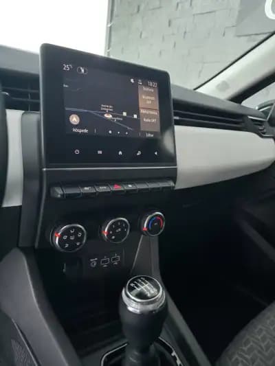 Sell Renault Clio 2023 - 15950 EUR, 58110 km - AUTO.MOTO.pt