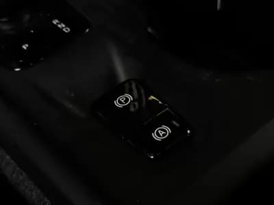 Sell Volvo XC 40 2022 - 29990 EUR, 75102 km - AUTO.MOTO.pt