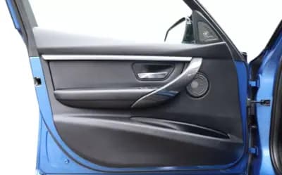 Vendo BMW 2018 - 43990 EUR, 61489 km - AUTO.MOTO.pt