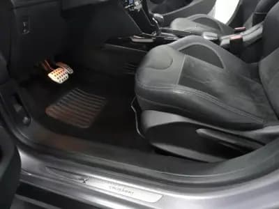 Sell Peugeot 2008 2018 - 11500 EUR, 85000 km - AUTO.MOTO.pt