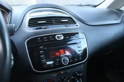 Vendo Fiat Punto 2013 - 7700 EUR, 97000 km - AUTO.MOTO.pt