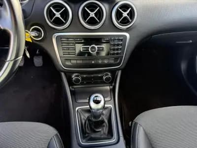 Vendo Mercedes-Benz A 180 2015 - 14250 EUR, 155500 km - AUTO.MOTO.pt