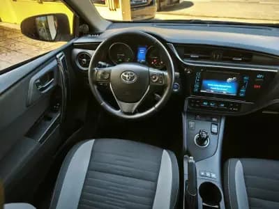 Sell Toyota Auris 2016 - 14900 EUR, 160000 km - AUTO.MOTO.pt