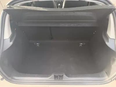 Sell Renault Clio 2017 - 10900 EUR, 135702 km - AUTO.MOTO.pt