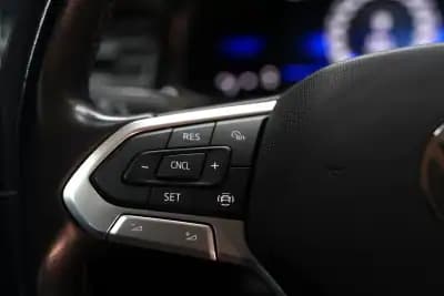 Vendo Volkswagen Taigo 2022 - 16490 EUR, 43000 km - AUTO.MOTO.pt