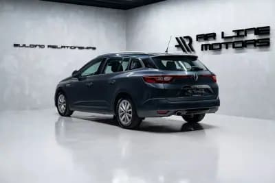 Vendo Renault Mégane Sport Tourer 2017 - 14950 EUR, 84000 km - AUTO.MOTO.pt