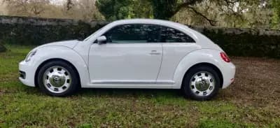 Vendo Volkswagen New Beetle 2015 - 14950 EUR, 156200 km - AUTO.MOTO.pt