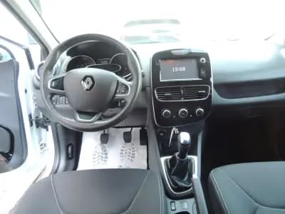 Sell Renault Clio Sport Tourer 2018 - 11950 EUR, 135500 km - AUTO.MOTO.pt