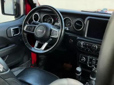 Sell Jeep Gladiator 2021 - 68000 EUR, 63154 km - AUTO.MOTO.pt