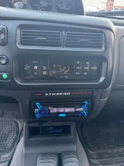 Vendo Mitsubishi L200 2004 - 16000 EUR, 188492 km - AUTO.MOTO.pt