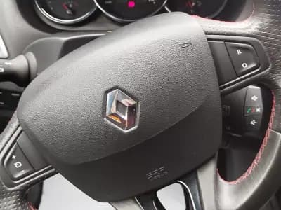 Vendo Renault Mégane Sport Tourer 2015 - 11750 EUR, 143765 km - AUTO.MOTO.pt