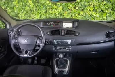 Vendo Renault Grand Scénic 2015 - 12900 EUR, 119300 km - AUTO.MOTO.pt