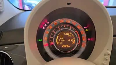 Sell Fiat 500 2020 - 14900 EUR, 29049 km - AUTO.MOTO.pt