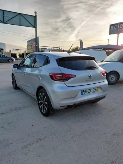 Vendo Renault Clio 2020 - 13980 EUR, 46000 km - AUTO.MOTO.pt