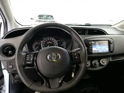 Sell Toyota Yaris 2020 - 16900 EUR, 16659 km - AUTO.MOTO.pt