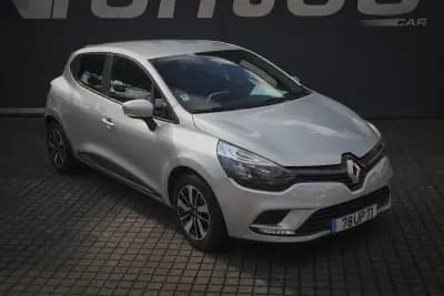 Vendo Renault Clio 2018 - 12480 EUR, 121000 km - AUTO.MOTO.pt