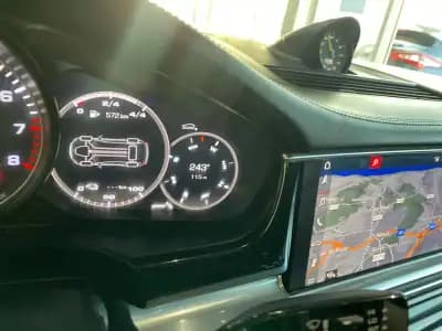 Sell Porsche Panamera 2018 - 60500 EUR, 104962 km - AUTO.MOTO.pt