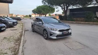 Vendo Kia Ceed SW 2018 - 12890 EUR, 154828 km - AUTO.MOTO.pt