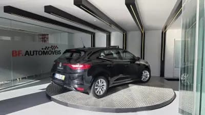 Sell Renault Mégane 2017 - 13900 EUR, 106866 km - AUTO.MOTO.pt