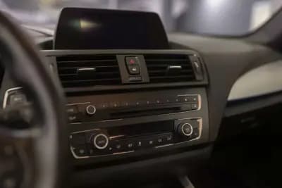 Vendo BMW 120 2014 - 17900 EUR, 159877 km - AUTO.MOTO.pt