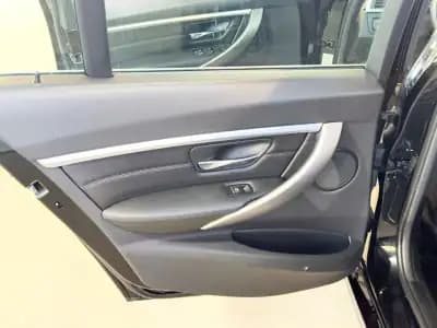 Vendo BMW 320 2018 - 21900 EUR, 181742 km - AUTO.MOTO.pt