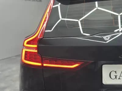 Vendo Volvo V60 2023 - 37500 EUR, 75000 km - AUTO.MOTO.pt