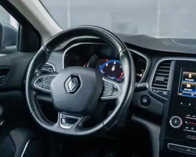 Sell Renault Mégane Sport Tourer 2018 - 15990 EUR, 126740 km - AUTO.MOTO.pt