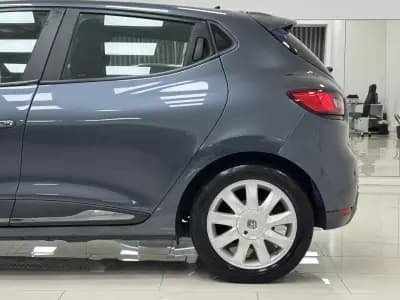 Vendo Renault Clio 2017 - 11890 EUR, 109000 km - AUTO.MOTO.pt