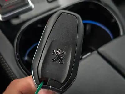 Vendo Peugeot 508 2020 - 22450 EUR, 139000 km - AUTO.MOTO.pt