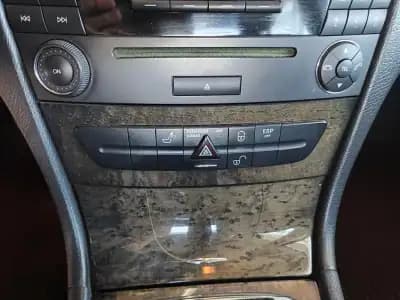 Vendo Mercedes-Benz E 220 2003 - 5500 EUR, 500000 km - AUTO.MOTO.pt