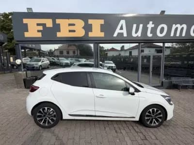Sell Renault Clio 2021 - 16900 EUR, 61800 km - AUTO.MOTO.pt