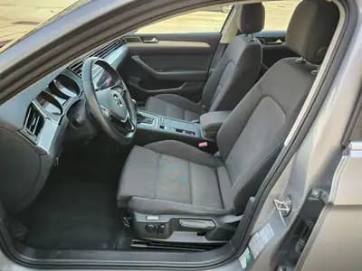 Vendo Volkswagen Passat 2019 - 18950 EUR, 155079 km - AUTO.MOTO.pt