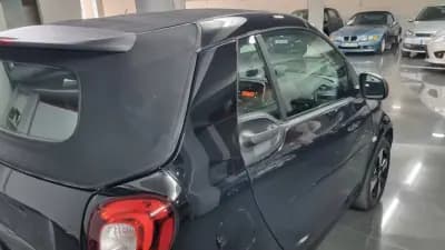 Vendo Smart Fortwo Cabrio 2021 - 13990 EUR, 59000 km - AUTO.MOTO.pt