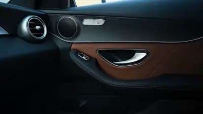 Sell Mercedes-Benz C 220 2020 - 29000 EUR, 169000 km - AUTO.MOTO.pt